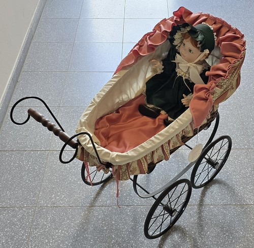 Puppenwagen mit porzellanpuppe - puppenwagen,